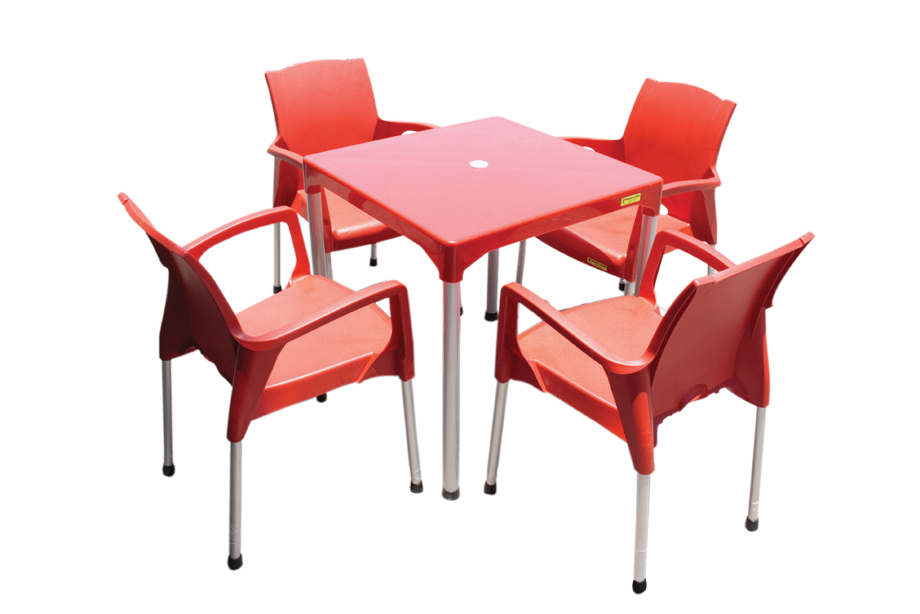 Chaise à manger en plastique